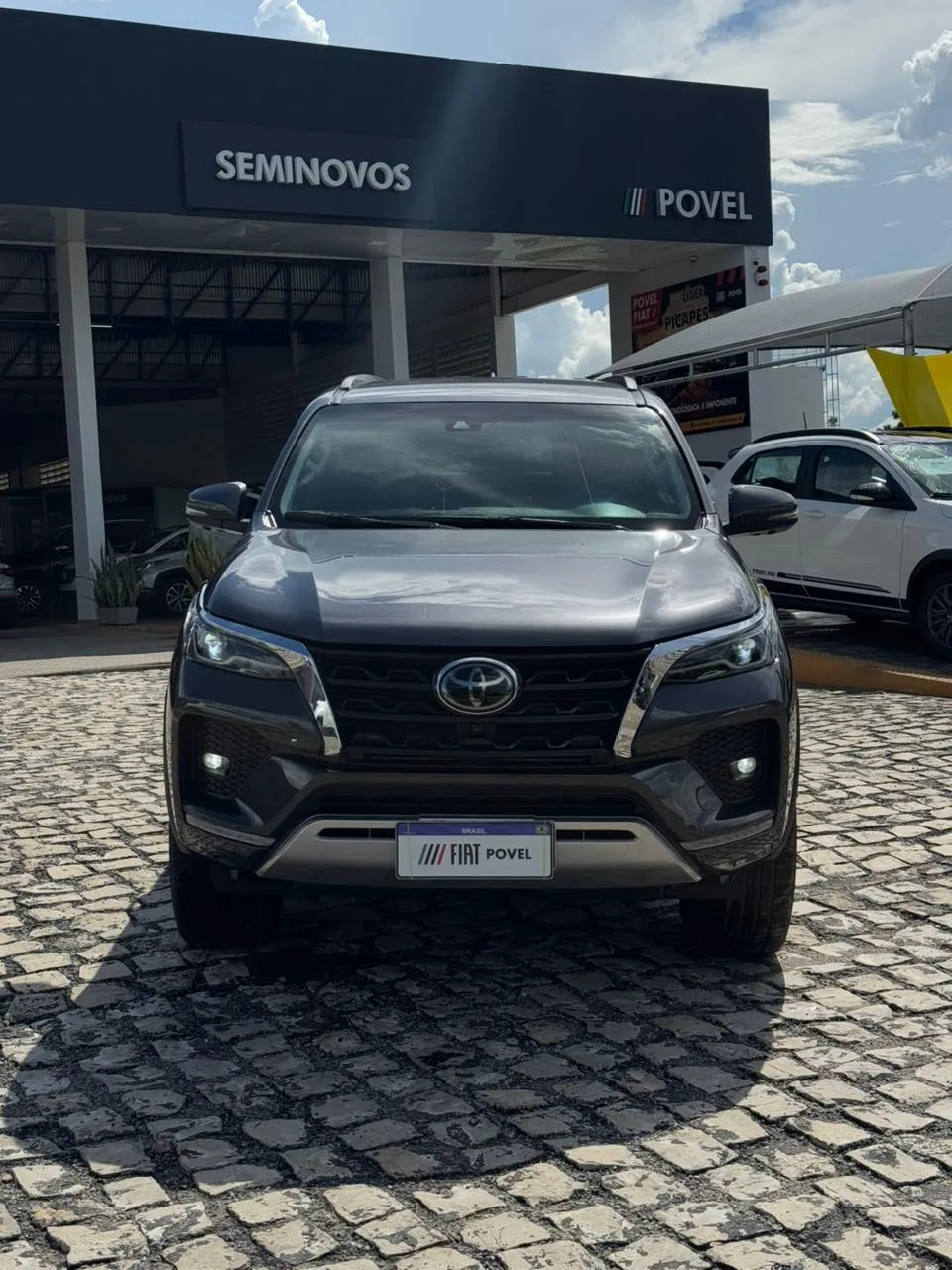 Toyota Hilux SW4 SRX Diamo. 4x4 2.8 TB Die Aut.